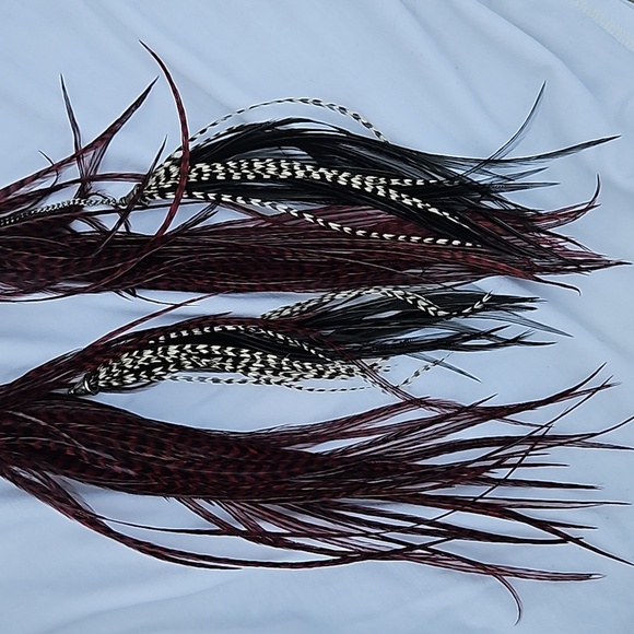 NATURAL VARIANT GRIZZLY ROOSTER FEATHER EARRING 11-14INCH RED-WHITE-BLACK - Picture 2 of 8